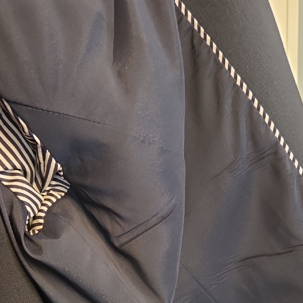 Banana Republic Italian Wool Blend Suit In Deep Blue, Size 10 - Picture 3 of 10